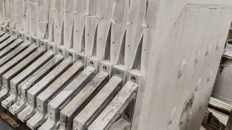 Filter_cloth_cleaning_for_filter_press_maintenance_and_improved_filtration_performance.jpg